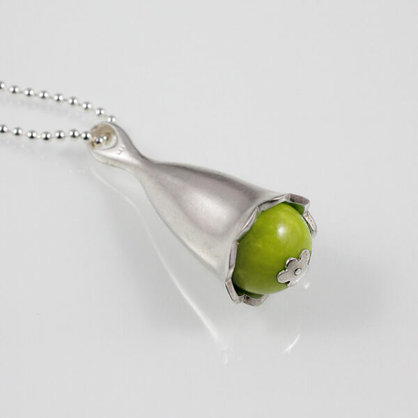 Kelchanhänger "Apfelgrün" an Kugelkette, 935 Silber, Jade