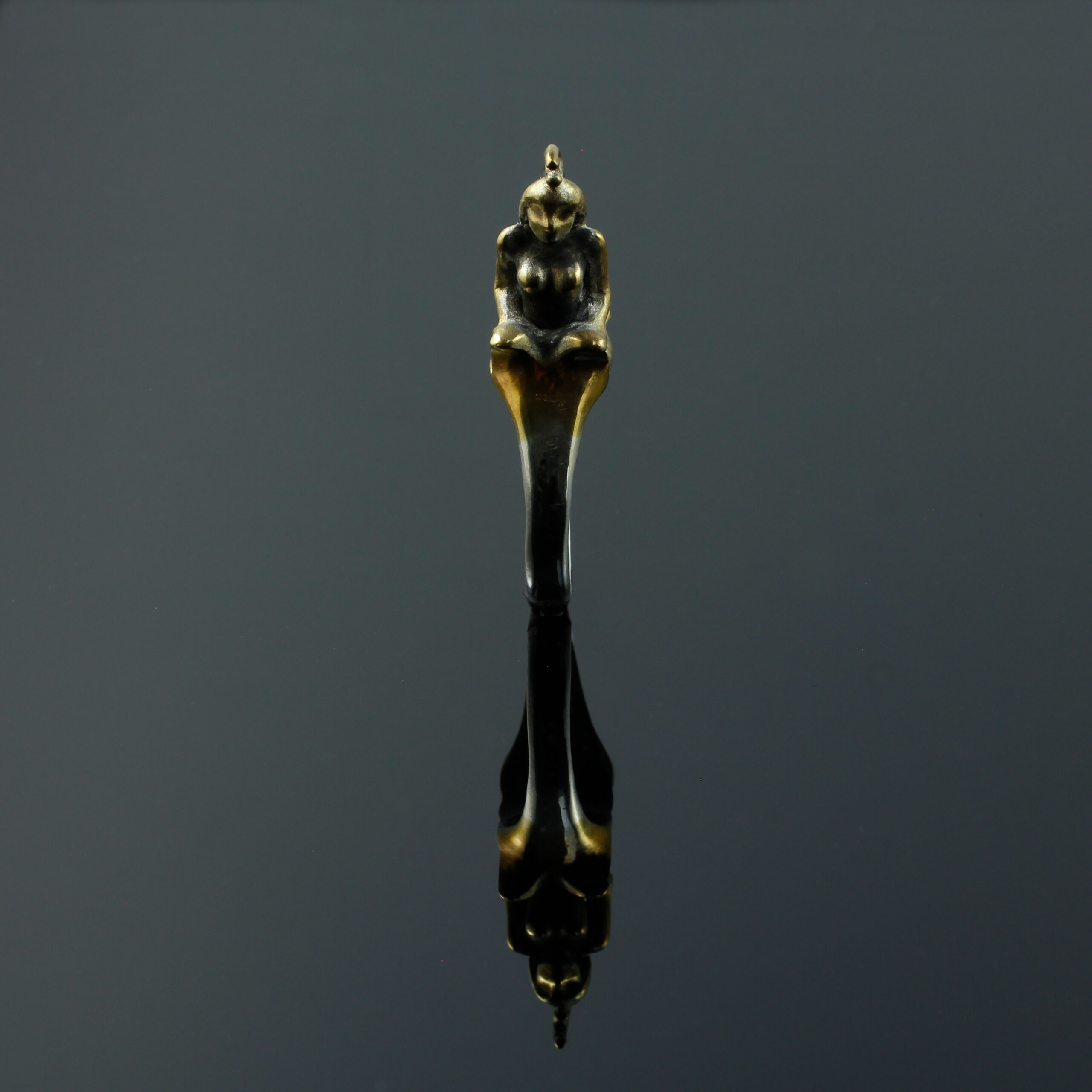 Nixenring, 935 Silber, teilvergoldet und -geschwärzt