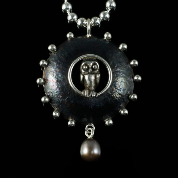 Kette "Große Eulenlinse", 935 Silber teilvergoldet und -geschwärzt, Perle, Kugelkette