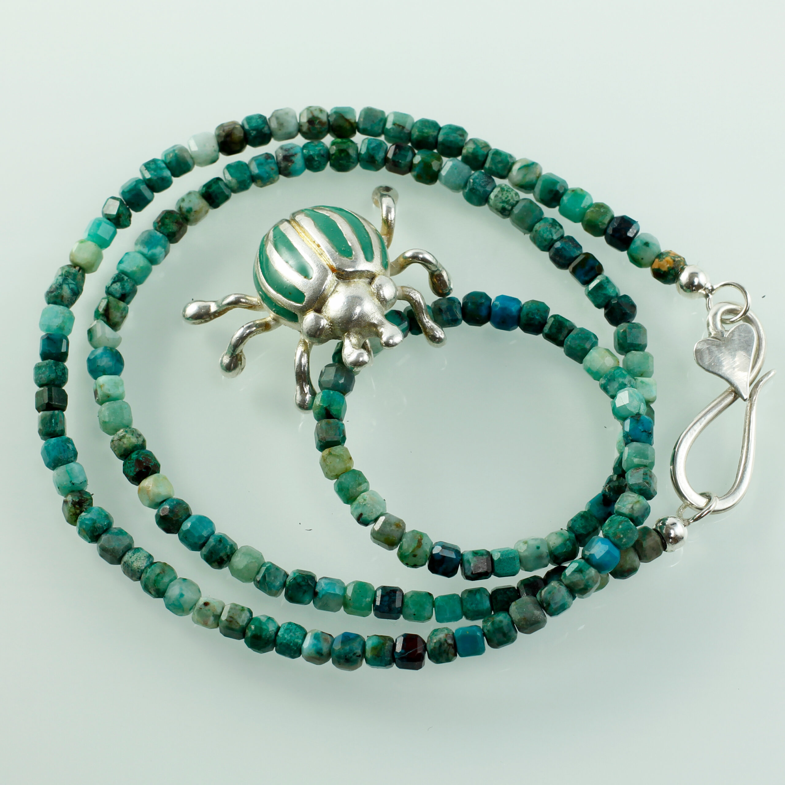 Großer gestreifter Käfer