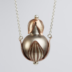 Saatkugel „Akkelay“, Glas Ø 20 mm, 935 Silber, Kupfer, 840 € Saatkugel „Akkelay“, Glas Ø 20 mm, 935 Silber, Kupfer