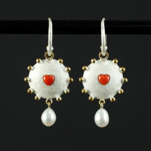 Herzchenohrringe, 935 Silber teilvergoldet, Perlen, 780 € Herzchenohrringe, 935 Silber teilvergoldet, Perlen