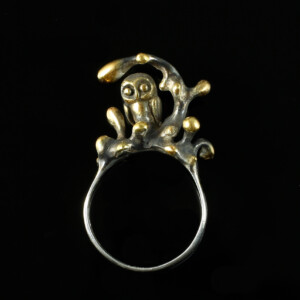 Eulenring, 935 Silber, teilvergoldet und -geschwärzt